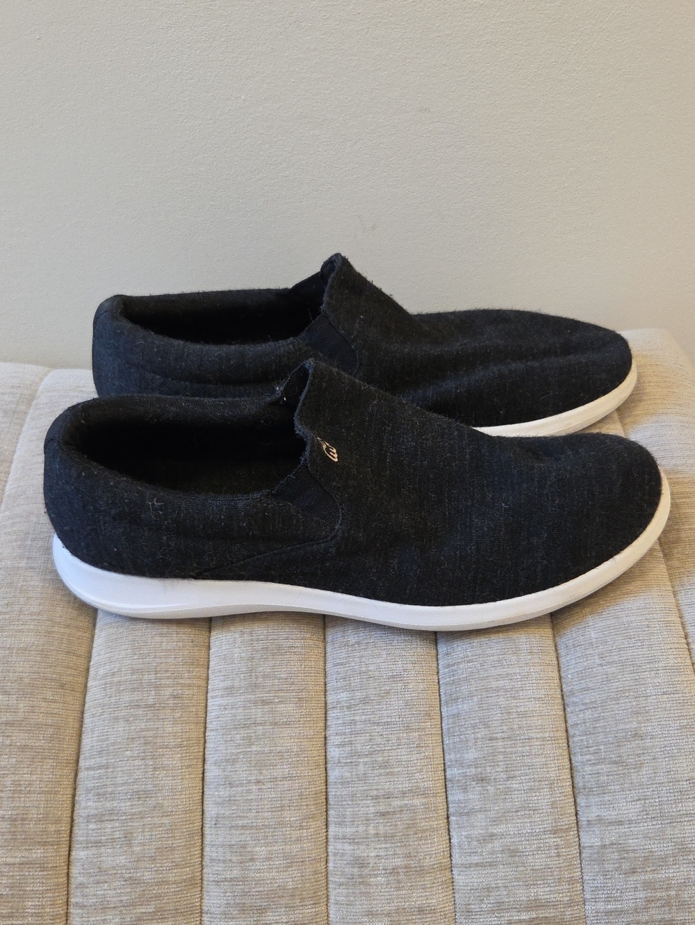 Merinos Men's Size 11 Slip-On Casual Shoes in Black - Comfortable Everyday Wear